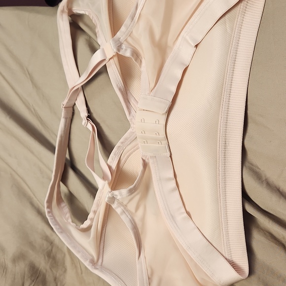 Sports Bra - Picture 3 of 4